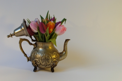 3 steps to DIY Teapot Flower Arrangement