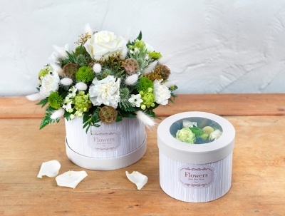 Must have containers and boxes for florists