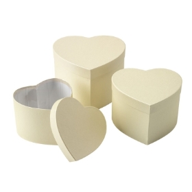 Symphony Heart Hat Box   Cream Sets of 3